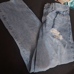Levi Distressed Jeans